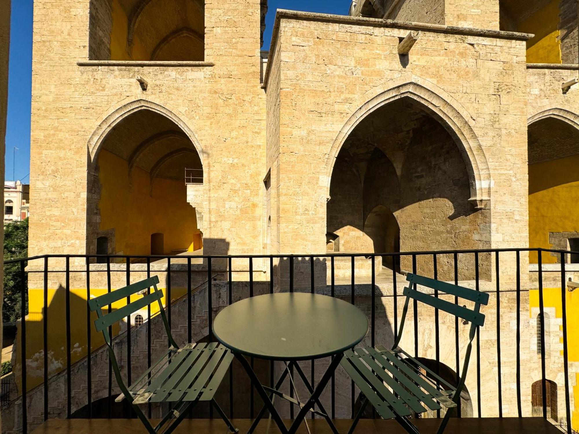 Gran Con Vista A Torres De Quart